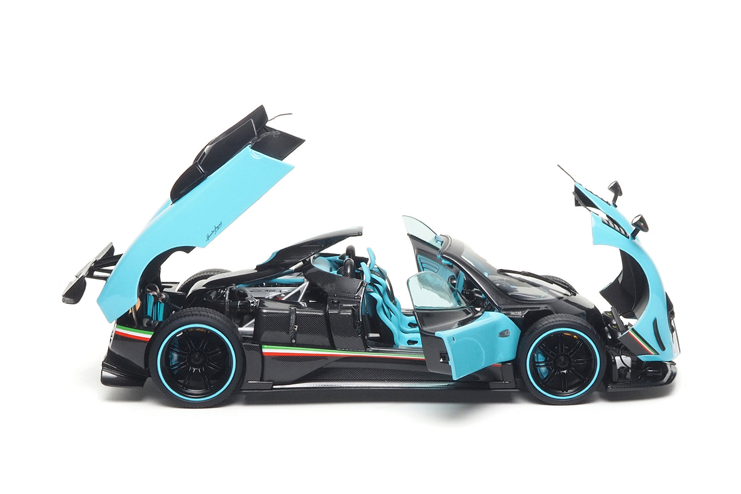 Pre-order BBR Pagani Zonda Uno Coupe Turchese and carbon, Fully Open - Limited Edition