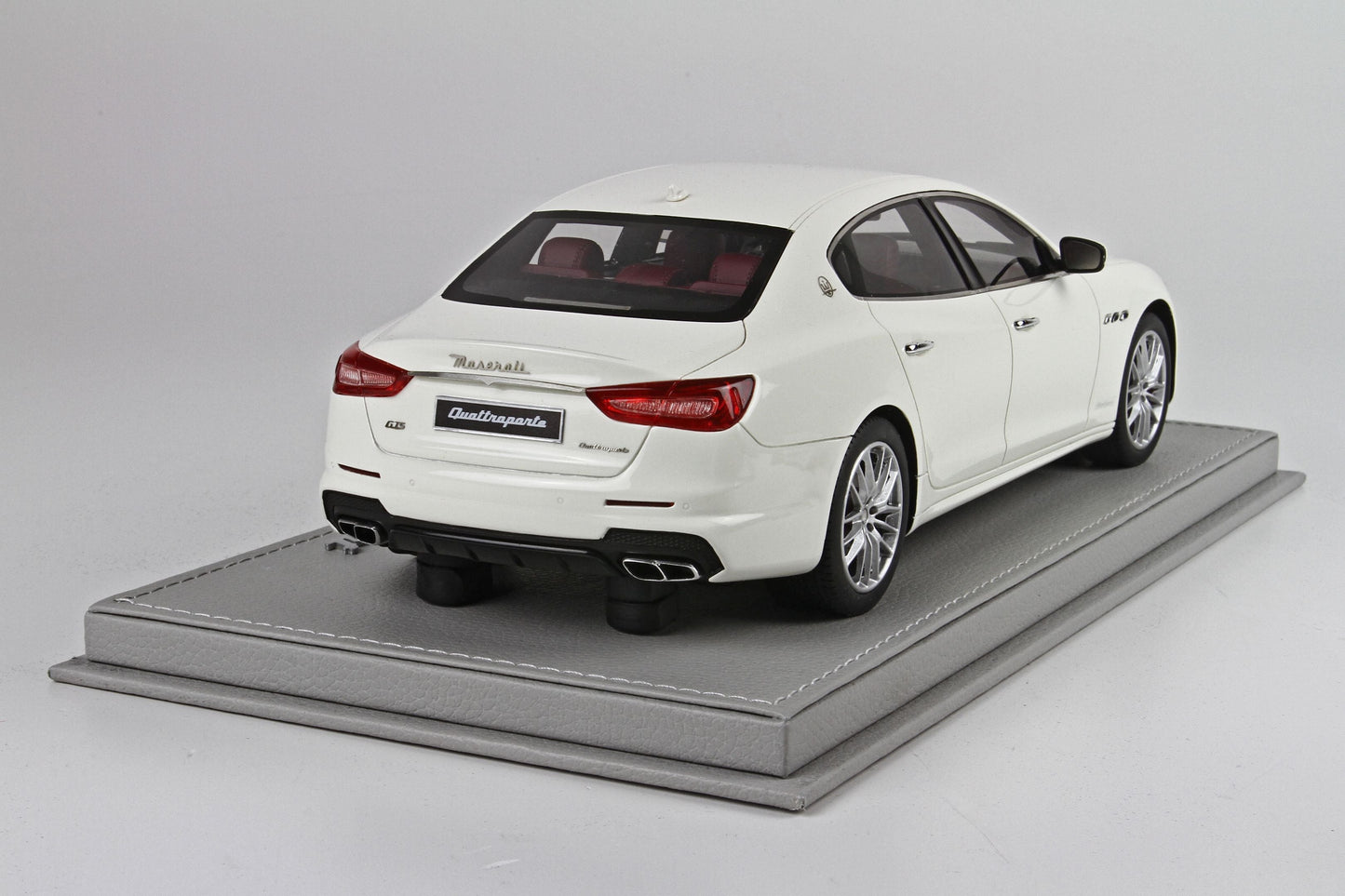 BBR Clearance Maserati Quattroporte MY17 Gran Sport, White Limited 50 pcs with Display Case