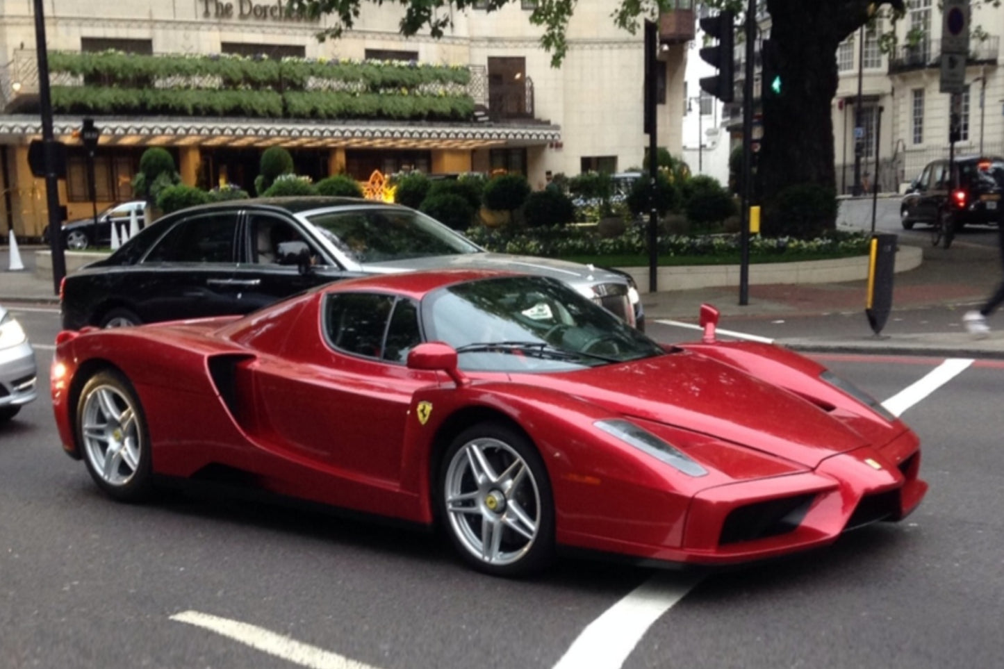 Pre-order BBR Ferrari Enzo Fully Open Diecast, Luxury Pack + Display Case - Limited Edition