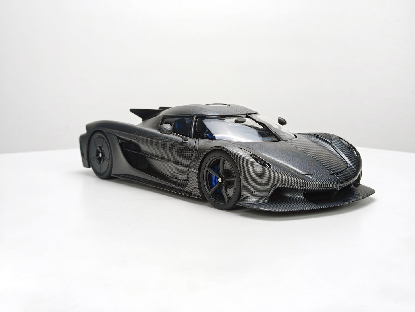 Pre-order FrontiArt Koenigsegg Jesko Absolut Naked Carbon - Limited 100 pcs