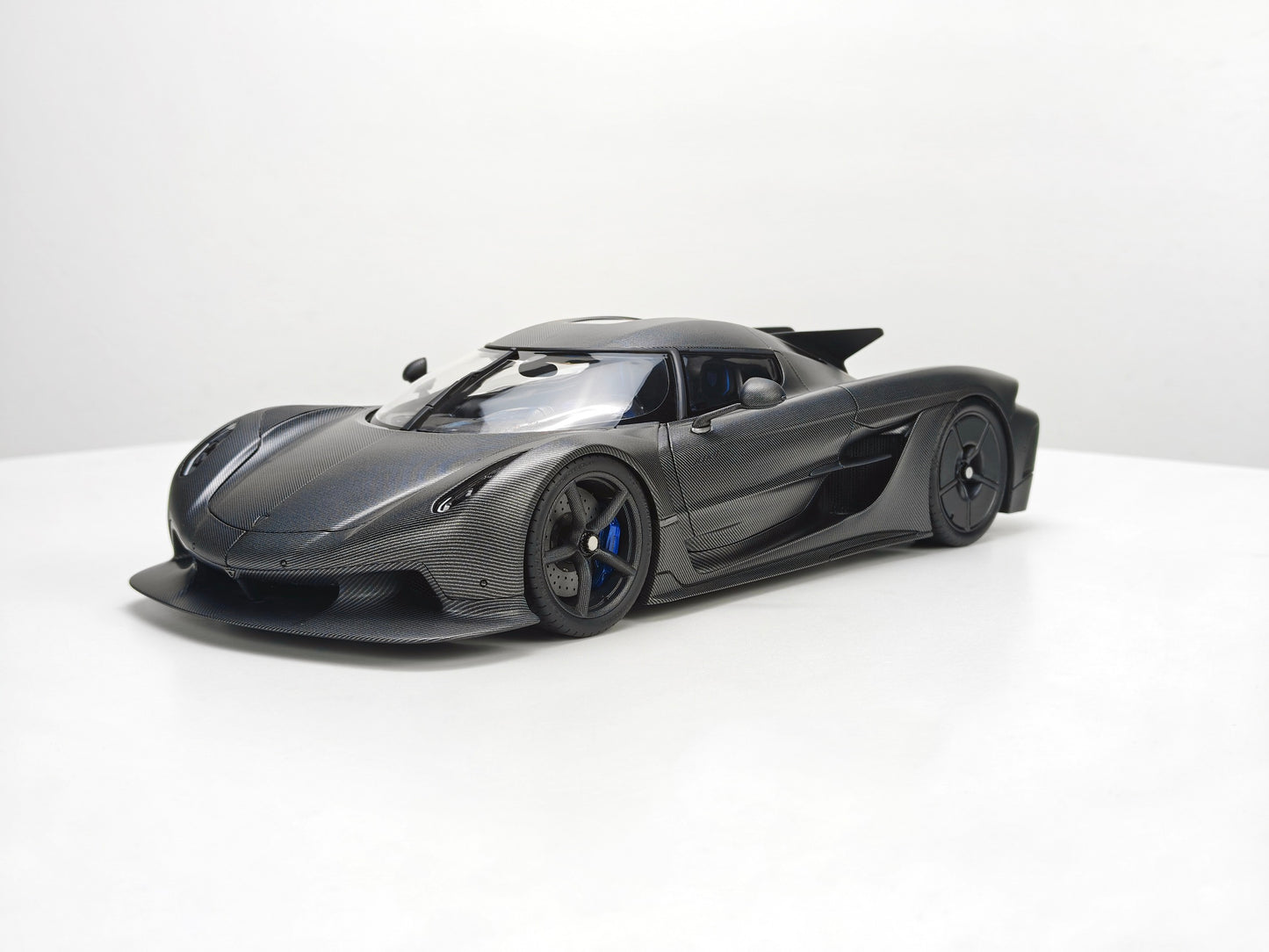 Pre-order FrontiArt Koenigsegg Jesko Absolut Naked Carbon - Limited 100 pcs