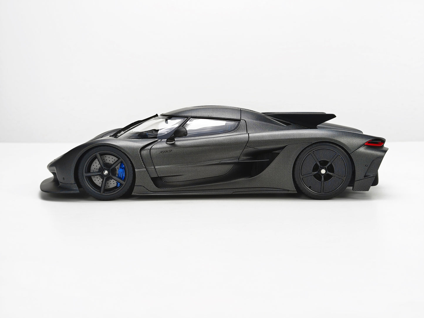 Pre-order FrontiArt Koenigsegg Jesko Absolut Naked Carbon - Limited 100 pcs