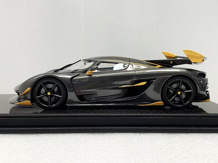 [Pre-order] FrontiArt Koenigsegg Jesko Carbon Gold - Limited 300 pcs