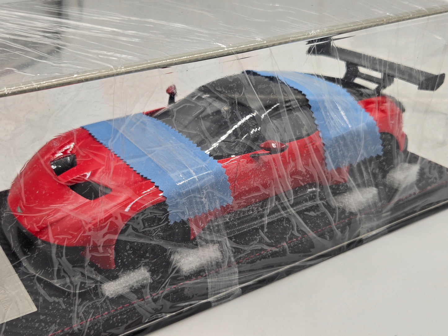 Clearance FrontiArt AvanStyle Aston Martin Vulcan Red - Limited 600 pcs, RARE