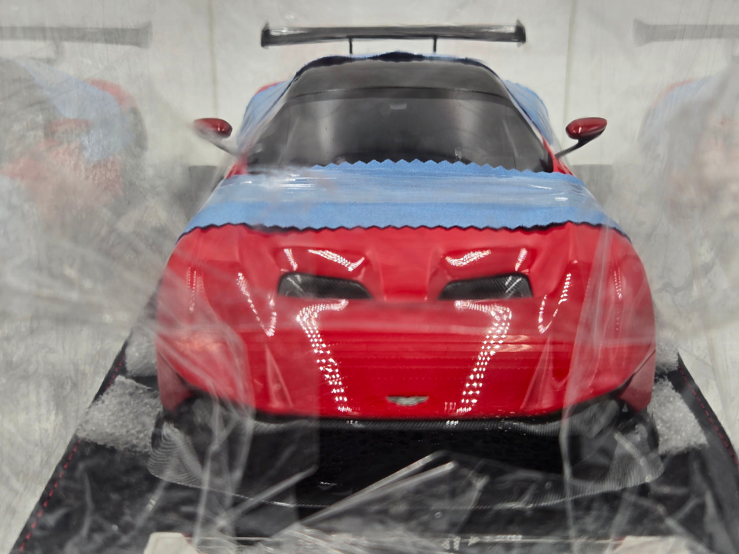 Clearance FrontiArt AvanStyle Aston Martin Vulcan Red - Limited 600 pcs, RARE