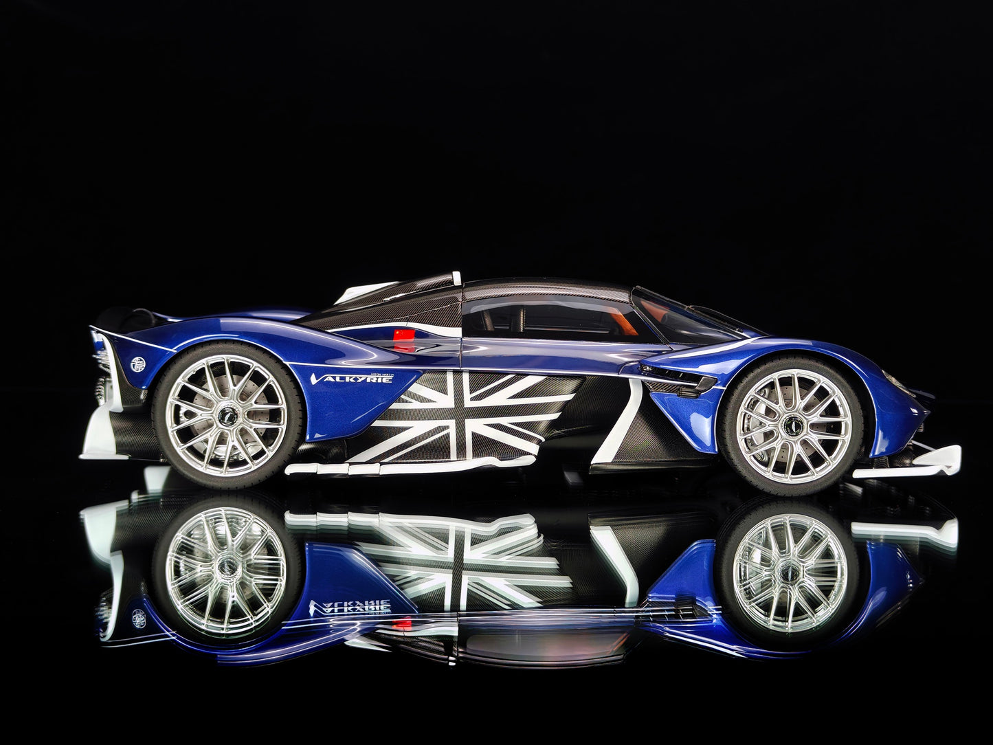 Pre-order Frontiart Aston Martin Valkyrie Sabiro Blue - Limited 100 pcs