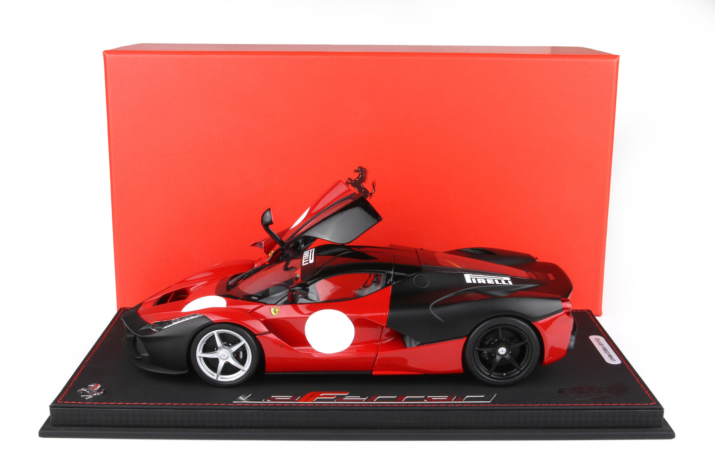 [Pre-order] BBR Ferrari LaFerrari Test Rosso Corsa Fully Open Diecast - Limited 102 pcs