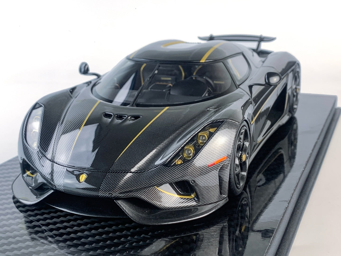 Pre-order FrontiArt Koenigsegg Regera Golden Knight - Limited 500 pcs