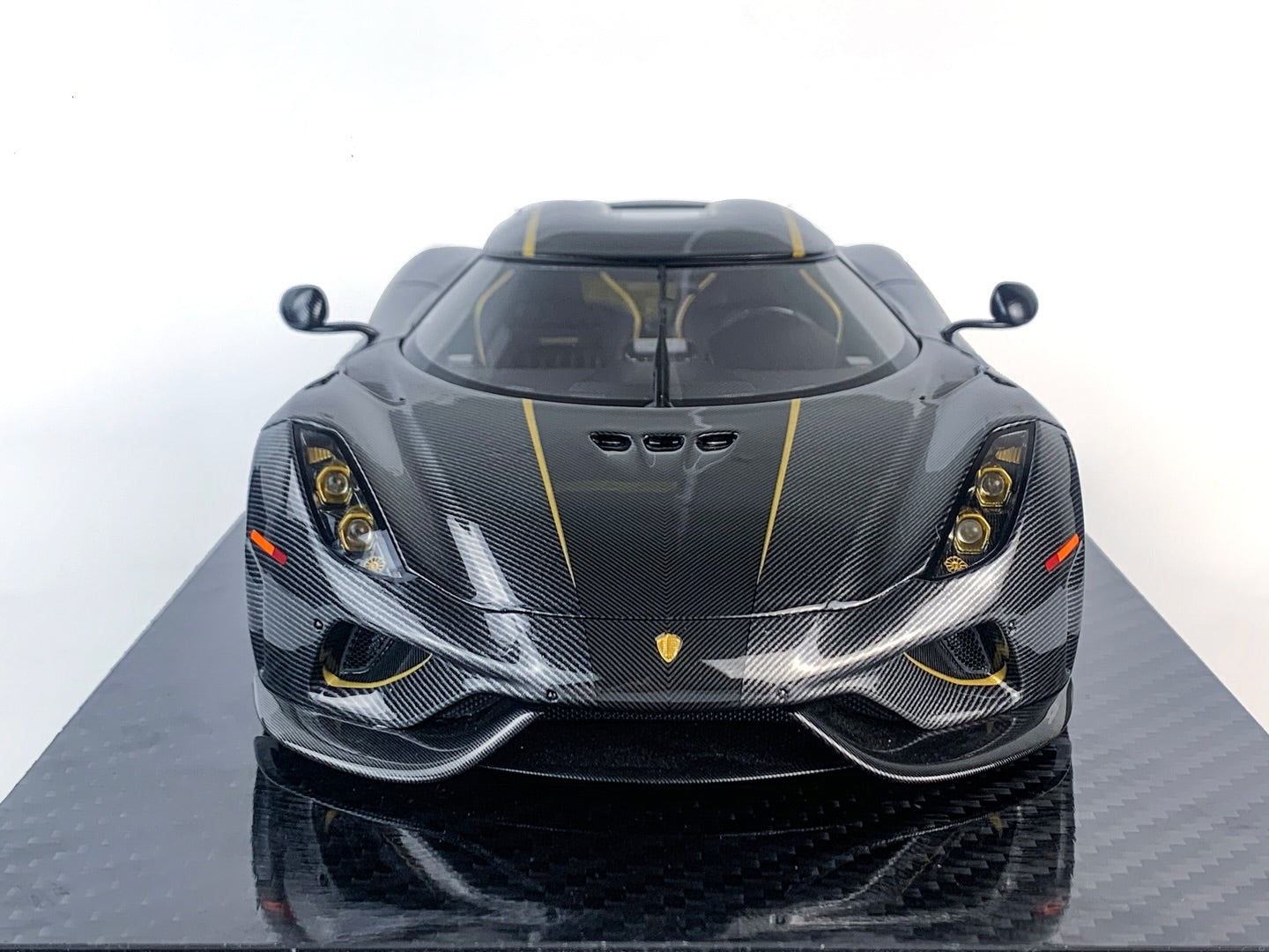 Pre-order FrontiArt Koenigsegg Regera Golden Knight - Limited 500 pcs