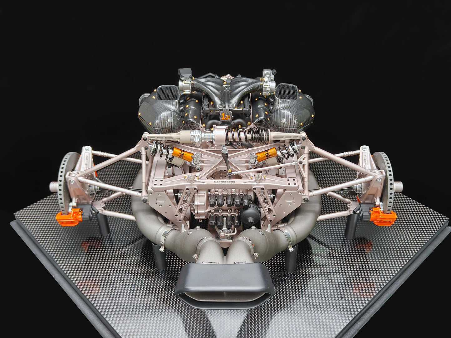 FrontiArt Koenigsegg Jesko Resin Engine - Limited 999 pcs, 1/6 Scale