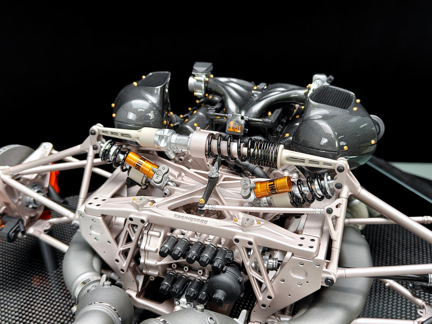 FrontiArt Koenigsegg Jesko Resin Engine - Limited 999 pcs, 1/6 Scale