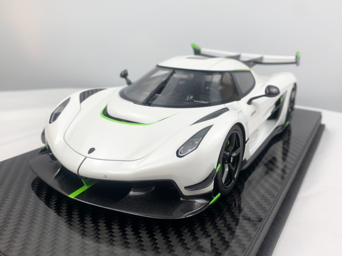 [Pre-order] FrontiArt Koenigsegg Jesko Crystal White - Limited 500 pcs