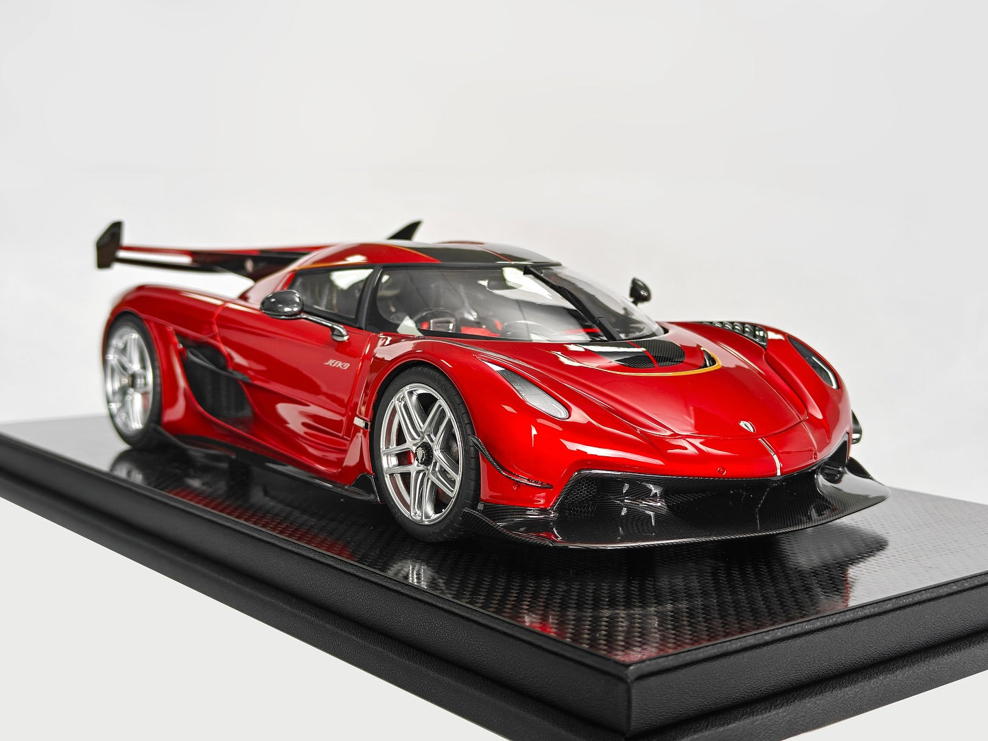Pre-order FrontiArt Koenigsegg Jesko Candy Apple Red - Limited 199 pcs