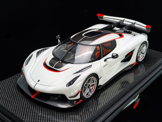 FrontiArt Koenigsegg Jesko 7391 Crystal White - Limited 199 pcs
