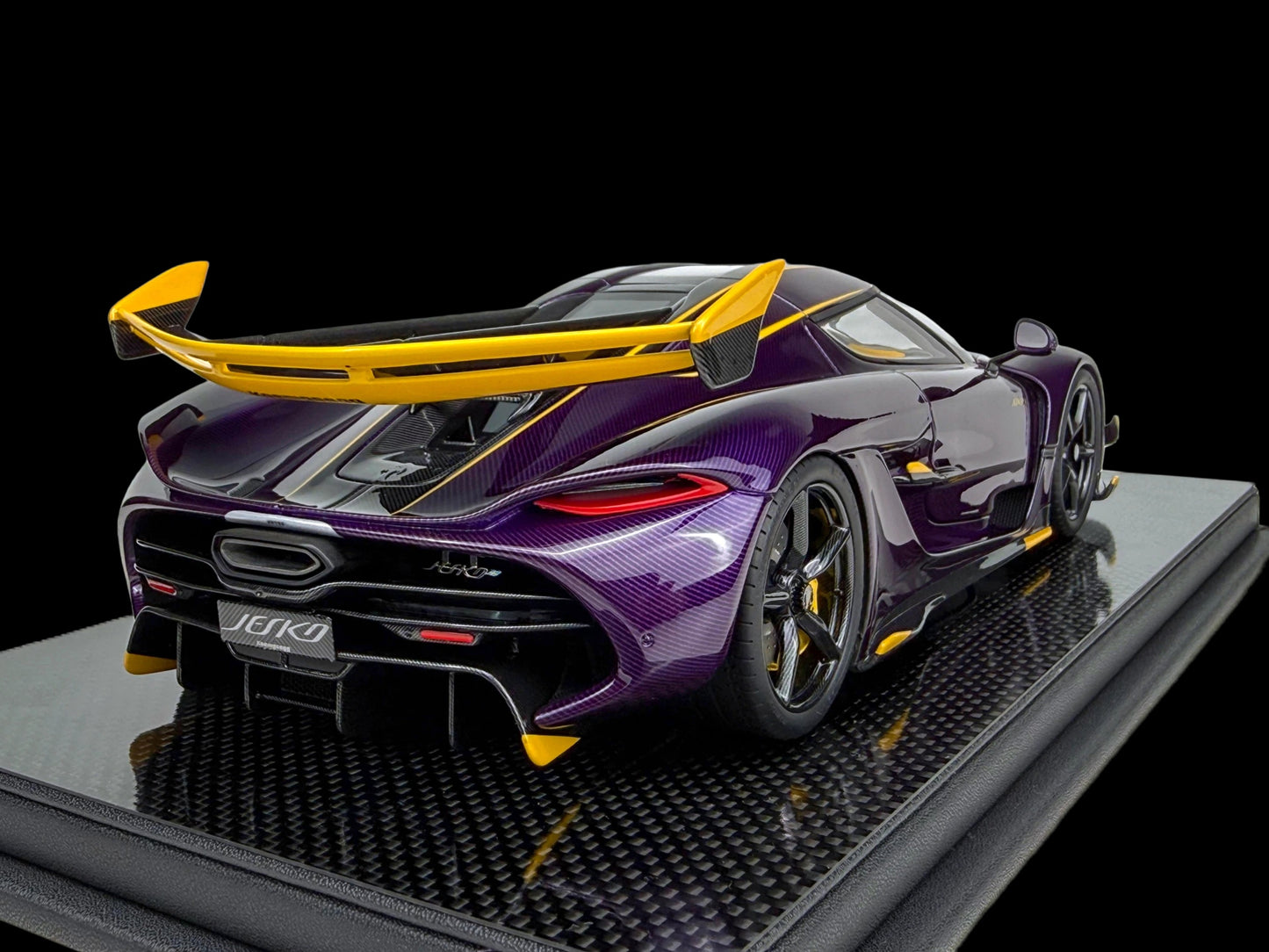 Pre-order FrontiArt Koenigsegg Jesko 7559 Purple Tinted Carbon - Limited 100 pcs