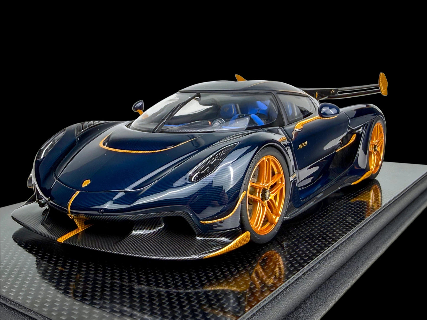 Pre-order FrontiArt Koenigsegg Jesko #7320 Blue Tinted Carbon - Limited 100 pcs