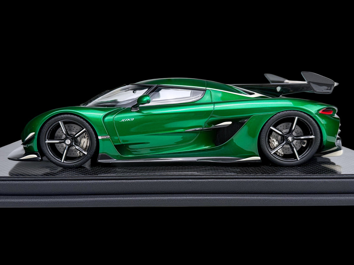 Pre-order FrontiArt Koenigsegg Jesko #7555 in Manz Green - Limited 100 pcs