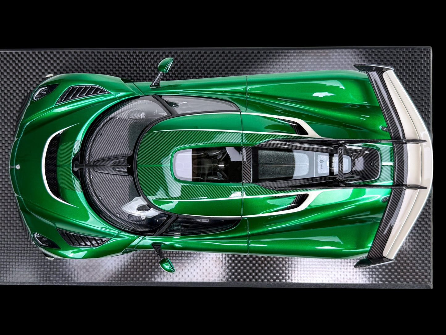 Pre-order FrontiArt Koenigsegg Jesko #7555 in Manz Green - Limited 100 pcs