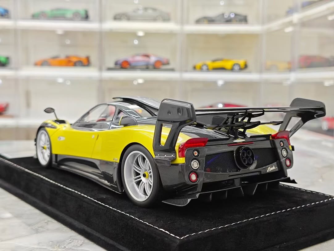 HH Model Pagani Zonda Gold and Black Carbon - Limited 30 pcs