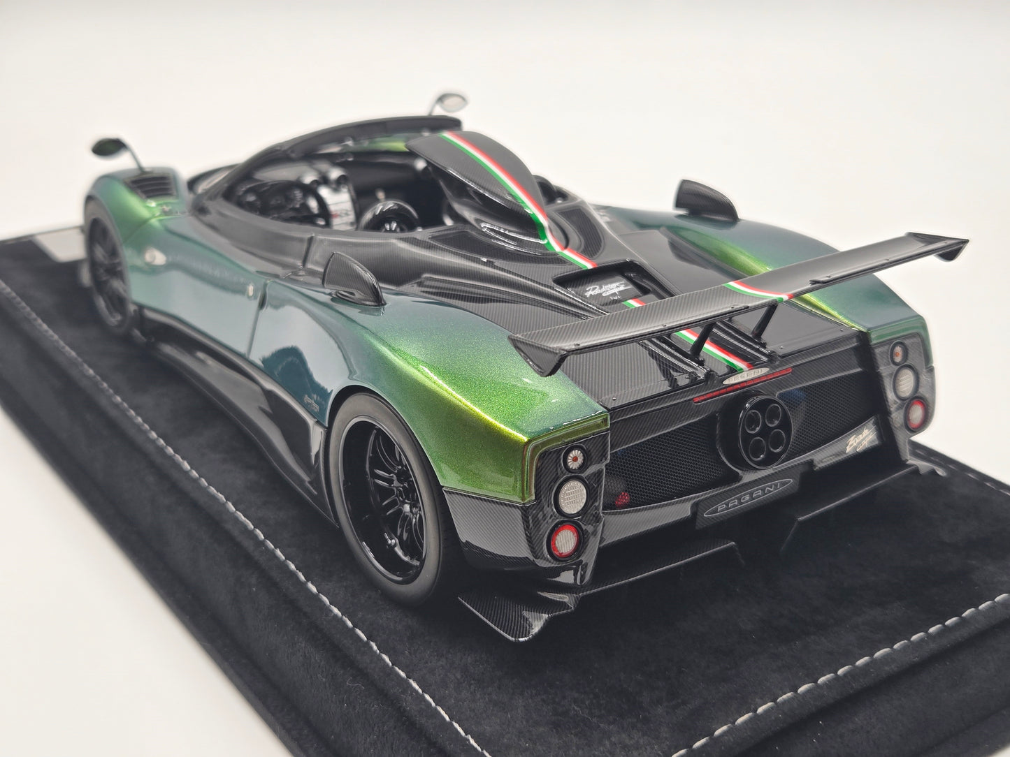 HH Model Pagani Zonda Cinque Roadster Chameleon Gold - Limited 30 pcs