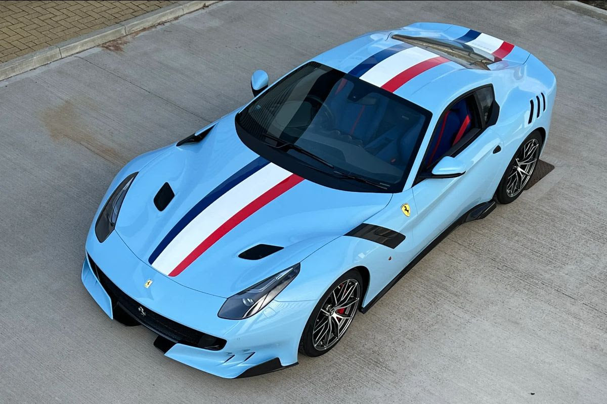 LookSmart FERRARI F12 TDF - Limited Edition with Display Case (1/12 Scale)